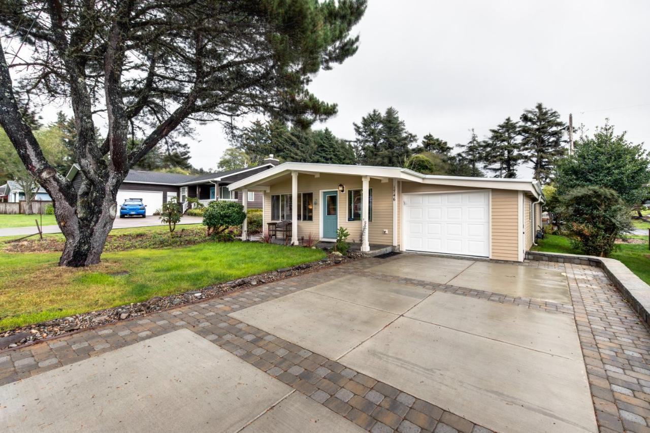 Wecoma Beach Retreat Lincoln City Exterior photo